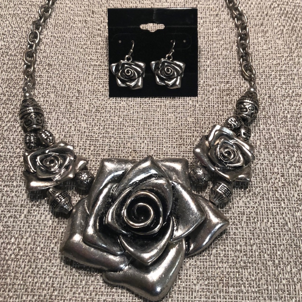 New W/O Tag Silver Oxidized Rose Earrings/Necklace